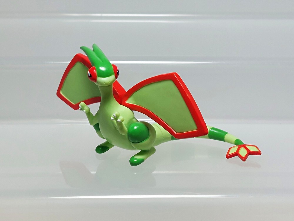 Flygon Pokemon Action Figure Bandai 2005 Poseable Gashapon Toy Japan H09 1.8in