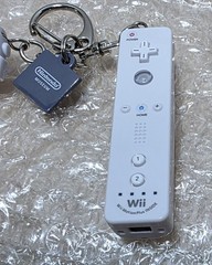 Kyoto Nintendo Museum Japan Exclusive Wii Remote Nun Chuk Controller Keychain