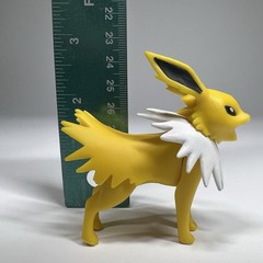 Lot of 2 Pokemon Figures Flareon Jolteon Tomy 2017 Articulated 3″ Eeeveelution