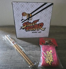 Street Fighter Sushi Set with Chopsticks And Bonus Headband NIB