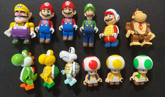 12 ASSORTED K’NEX NINTENDO SUPER MARIO BLIND BAG FIGURES WARIO DRY BONES & MORE