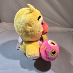 Jazwares Five Nights At Freddy’s FNAF Classic Chica With Glow Eyes Plush