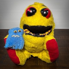VTG Pac-Man Plush Puppet W/ Blue Ghost Commonwealth Toy Novelty Co 1982 15″