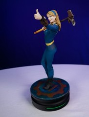 Fallout Modern Icons Vault Girl 9-Inch Statue #7 – ThinkGeek Exclusive