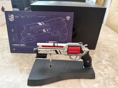 Bungie Rewards: Destiny 2 Collectible Luna’s Howl Replica w/Box