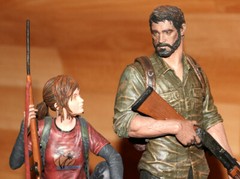 The Last of Us Post Pandemic Edition Joel & Ellie Statue PS3 Rare