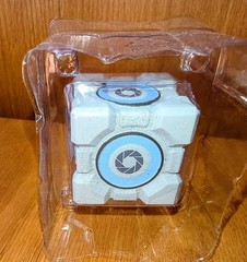 Vtg 2014 Portal 2 Series IIl WEIGHTED STORAGE CUBE Turret-Blind Box-Wizkids NECA