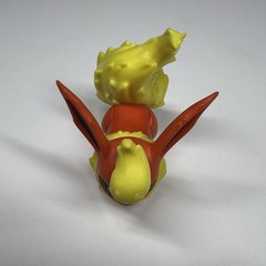 Lot of 2 Pokemon Figures Flareon Jolteon Tomy 2017 Articulated 3″ Eeeveelution