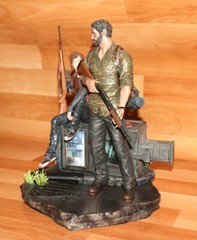 The Last of Us Post Pandemic Edition Joel & Ellie Statue PS3 Rare