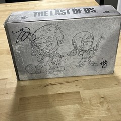The Last Of Us Limited Joel and Ellie Vinyl Figures Officially Licensed