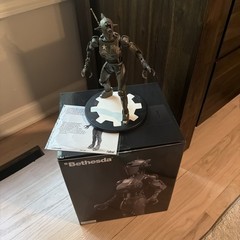 Fallout Bethesda Assaultron Dominator Statue Army Green
